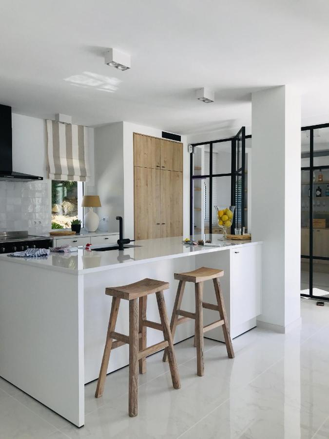 Frontline Villa, Five Star Deluxe Ел Кампело Екстериор снимка