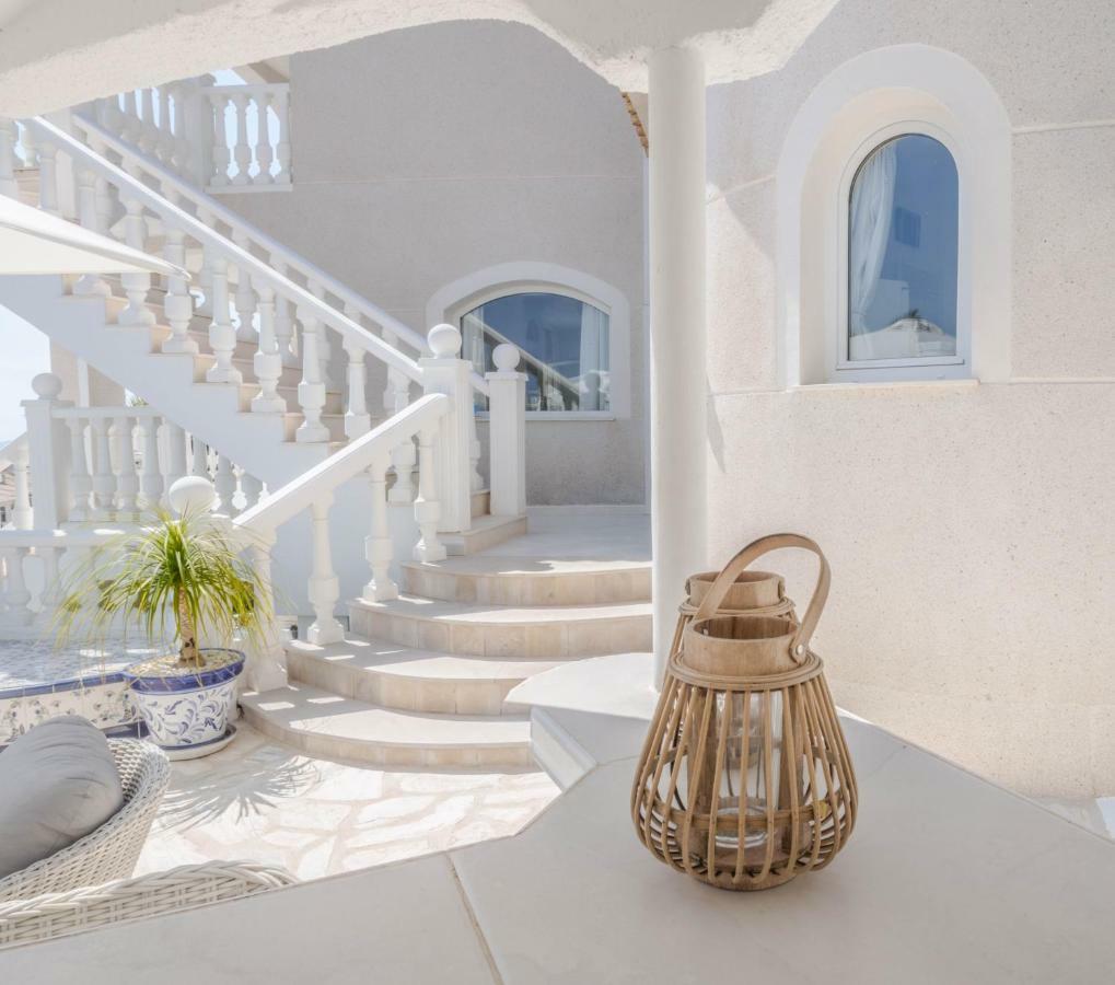 Frontline Villa, Five Star Deluxe Ел Кампело Екстериор снимка