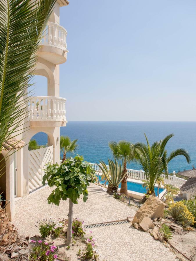 Frontline Villa, Five Star Deluxe Ел Кампело Екстериор снимка